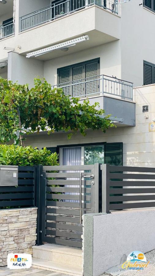 Gabrijel Apartments Makarska 1 Exteriör bild