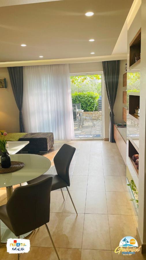 Gabrijel Apartments Makarska 1 Exteriör bild