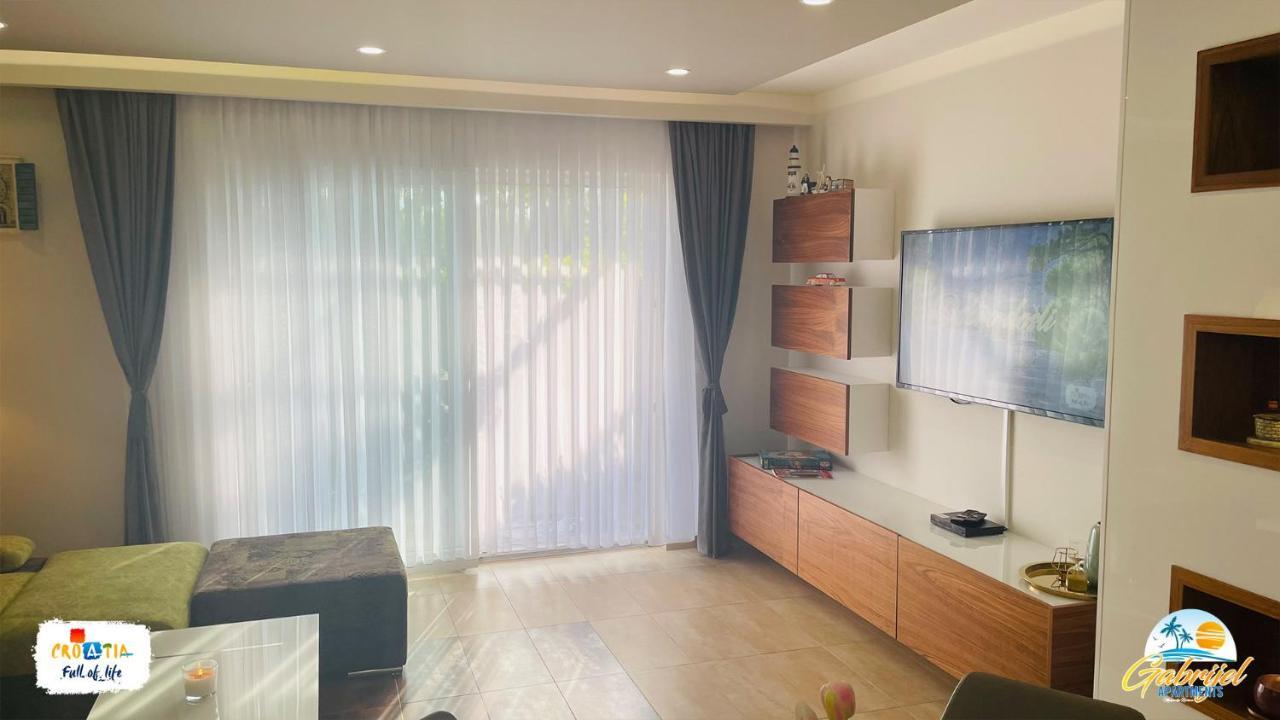Gabrijel Apartments Makarska 1 Exteriör bild