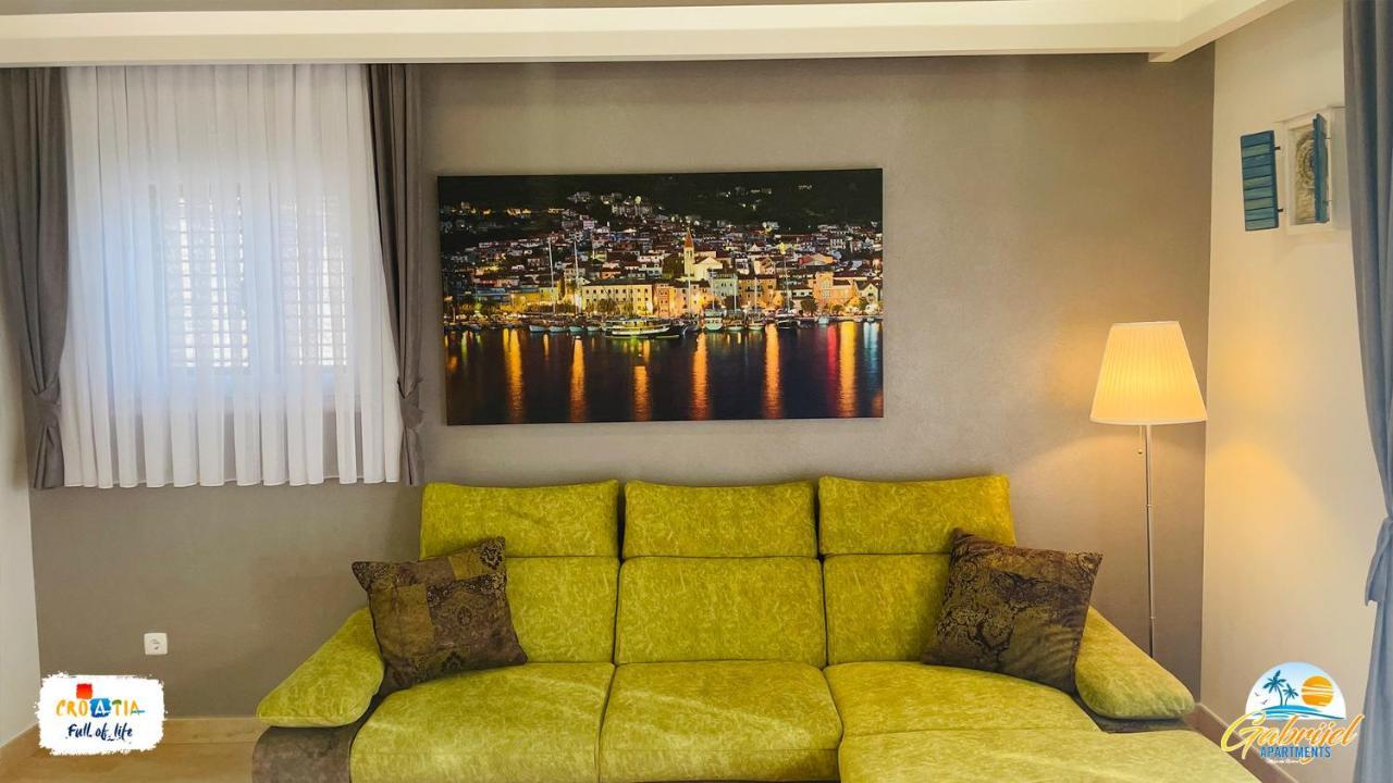 Gabrijel Apartments Makarska 1 Exteriör bild