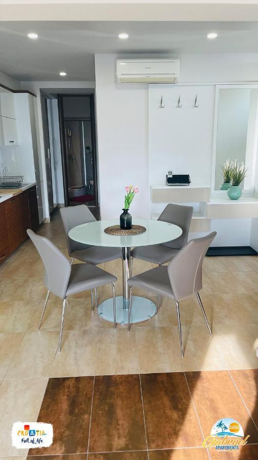 Gabrijel Apartments Makarska 1 Exteriör bild